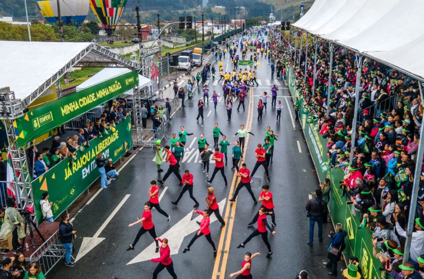  Itapevi realiza o maior desfile cívico de 7 de Setembro da região