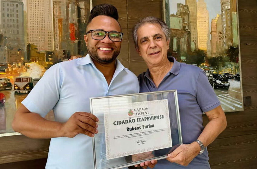  Presidente da Câmara e vice-prefeito eleito Thiaguinho Silva entrega Título de Cidadão Itapeviense ao Prefeito Rubens Furlan